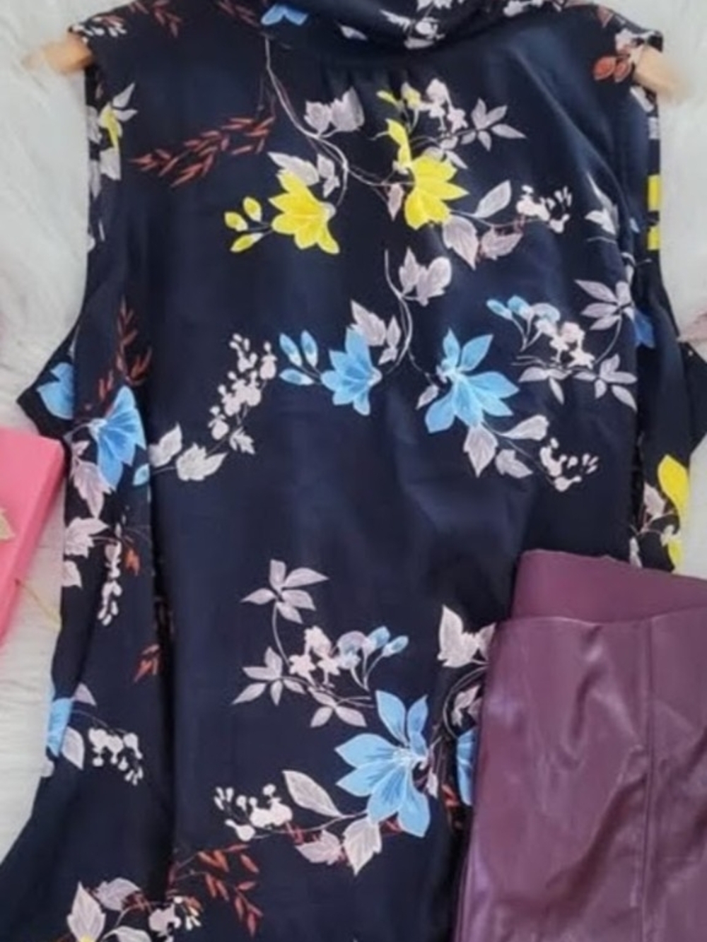 Apt 9 Sleeveless Black Floral Mock Neck Top - Picture 3 of 6